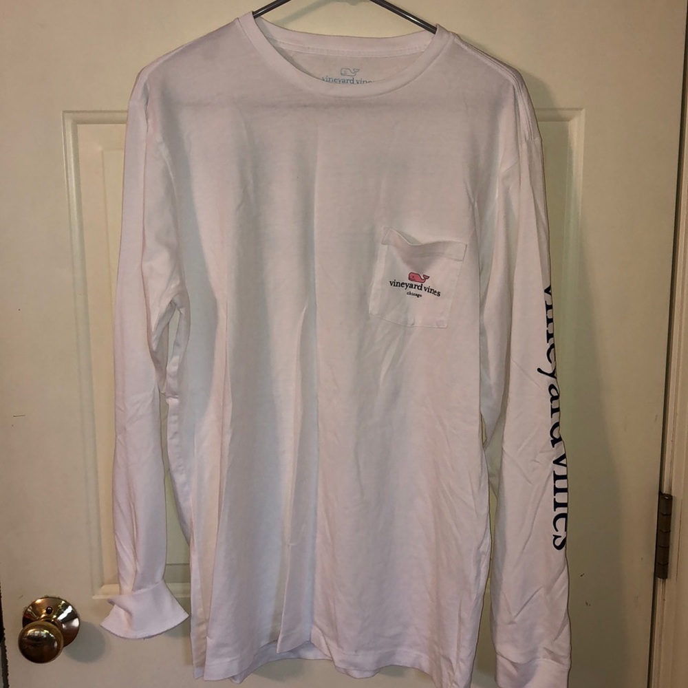 Long sleeved vineyard vines tshirt